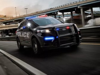 Ford phát triển phần mềm diệt virus corona trên xe cảnh sát