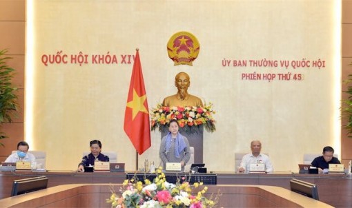 UBTVQH cho ý kiến về công tác nhân sự; quyết định nhiều vấn đề quan trọng