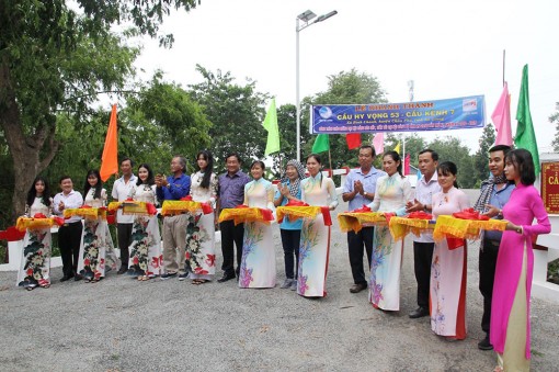 Khánh thành 2 cây cầu Hy vọng tại Châu Phú