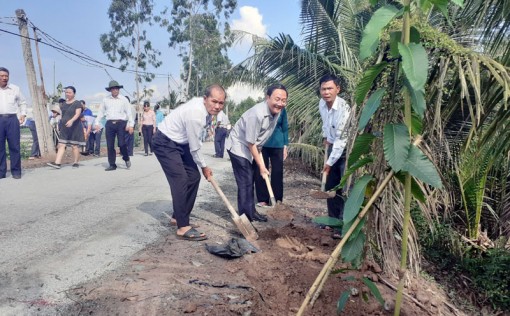 Bến Tre: Phát động công trình “Hàng cây nông dân năm 2020”
