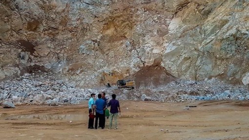 Sập mỏ đá ở Điện Biên, 2 người tử vong, 1 người mất tích