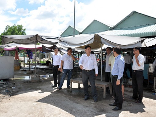 Hậu Giang: Khảo sát vị trí bán thịt heo bình ổn thị trường