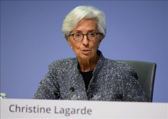 ECB hạ dự báo tăng trưởng kinh tế Eurozone