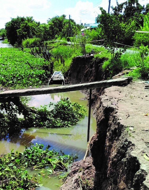 Đồng Tháp: Liên tiếp xảy ra các vụ sạt lở đất