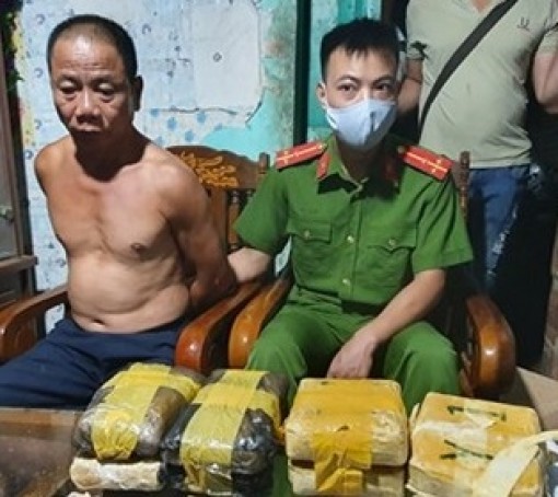 Bắt "nóng" ông trùm cùng 42.200 viên ma túy tổng hợp