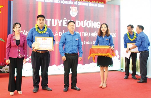 Gương mẫu, nhiệt huyết với phong trào Đoàn