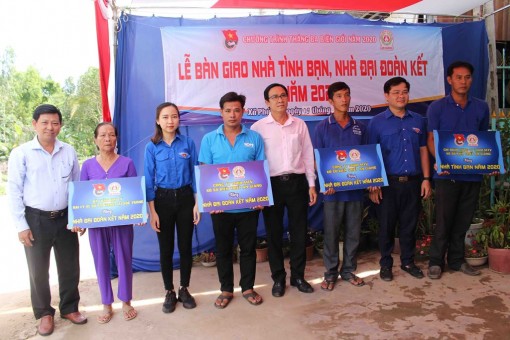 Tỉnh đoàn An Giang bàn giao 4 căn nhà Tình thương, Tình bạn ở TX. Tân Châu