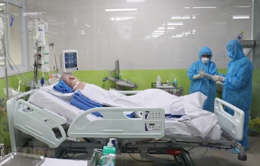 Bệnh nhân số 91 tỉnh táo hoàn toàn, đã có thể ngồi xe lăn phơi nắng