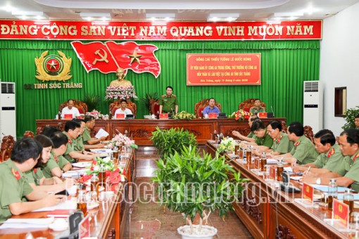 Thứ trưởng Bộ Công an Lê Quốc Hùng thăm và làm việc tại Công an tỉnh Sóc Trăng