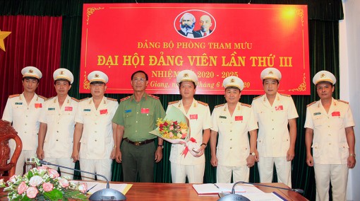 Trung tá Nguyễn Đức Hậu tiếp tục được bầu làm Bí thư Đảng ủy Phòng Tham mưu Công an tỉnh.