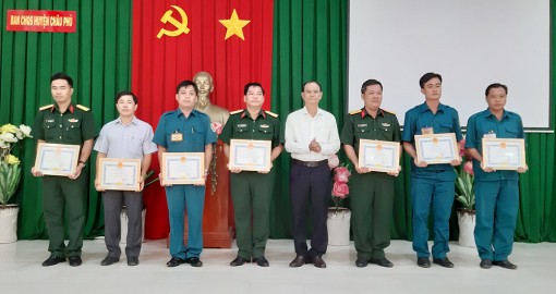 Châu Phú: Sơ kết 5 năm thực hiện Nghị định 74 của Chính phủ về phòng không nhân dân