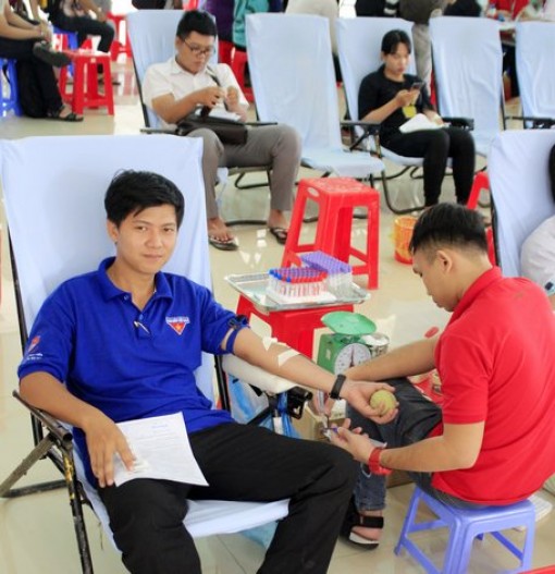 Người trẻ góp giọt máu hồng, cho cộng đồng vui khỏe