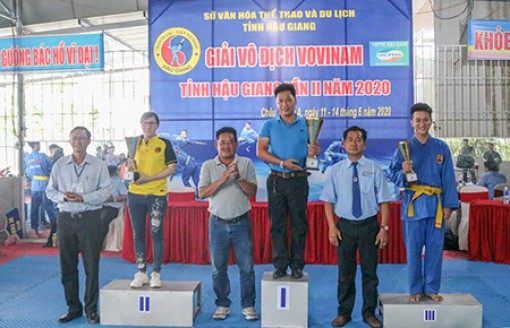 Giải vô địch Vovinam tỉnh Hậu Giang lần thứ II: Chất lượng thi đấu nâng lên