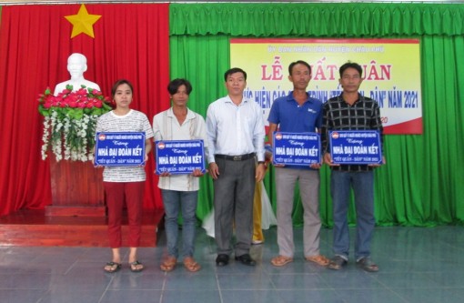 Châu Phú xuất quân thực hiện các công trình “Tết Quân – Dân” năm 2021