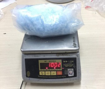 9 kg ma túy giấu trong bưu kiện đựng kẹo, gửi từ Châu Âu về Sài Gòn
