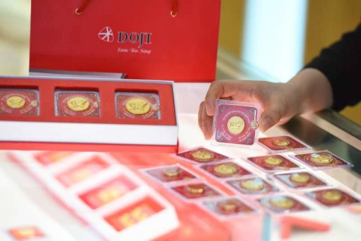 Giá vàng hôm nay 16-6, Trung Quốc lo sợ, Mỹ chủ quan, vàng giảm nhanh