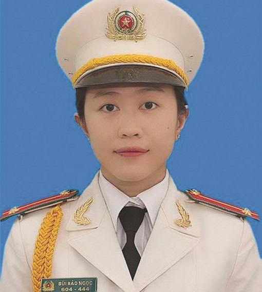 Nữ trung úy tiêu biểu trong học tập và làm theo Bác