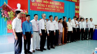 Ông Huỳnh Minh Chánh tiếp tục làm Chủ tịch Hội Đông y huyện Tri Tôn