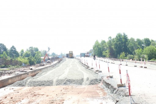 Đẩy nhanh tiến độ các công trình trọng điểm về giao thông