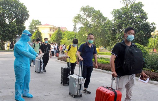 Thêm 7 ca mắc mới bệnh COVID-19 được cách ly ngay khi nhập cảnh