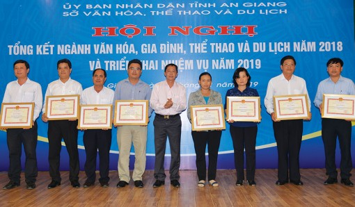 Đoàn kết, dân chủ, năng động, sáng tạo, kỷ cương, hoạt động hiệu quả, tổ chức vững mạnh