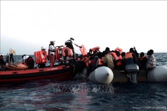 Hải quân Maroc cứu gần 100 người di cư trên biển Địa Trung Hải