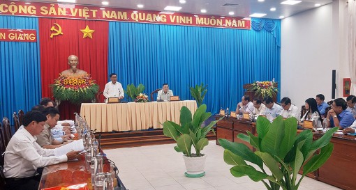 Chủ nhiệm Ủy ban Kiểm tra Trung ương Trần Cẩm Tú làm việc tại An Giang