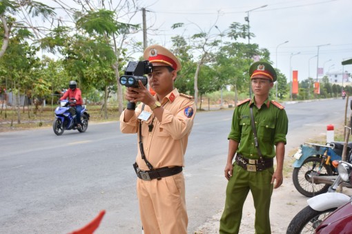 Cần Thơ: Tước gần 200 giấy phép lái xe trong tháng cao điểm