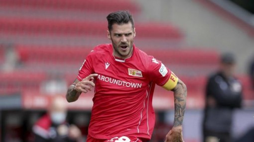 Bundesliga: Ăn mừng bất chấp lệnh cấm, 2 cầu thủ bị bắt đi cách ly