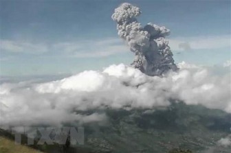 Indonesia: Núi lửa Merapi phun trào, cảnh báo hàng không mức cao nhất