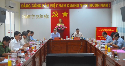 Phó Bí thư Thường trực Tỉnh ủy Võ Anh Kiệt kiểm tra công tác tổ chức Đại hội Đảng bộ TP. Châu Đốc nhiệm kỳ 2020-2025