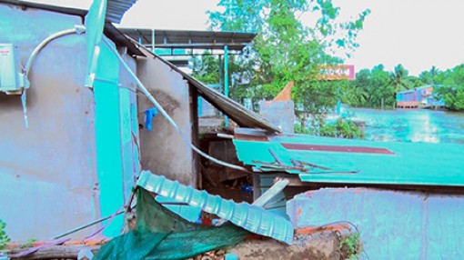 Sạt lở bờ sông Ba Láng