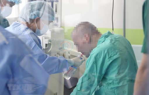 Không có ca mắc COVID-19 mới, bệnh nhân 91 đã tự ngồi dậy được