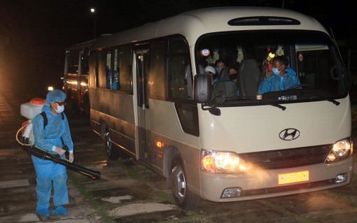 An Giang: Tiếp nhận cách ly tập trung 107 công dân trở về từ Singapore
