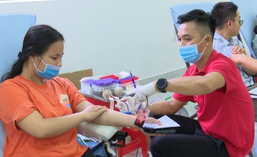 Ngày hội hiến máu “Sắc đỏ Tây Đô”