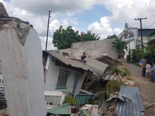 Khẩn cấp cứu dân vùng sạt lở