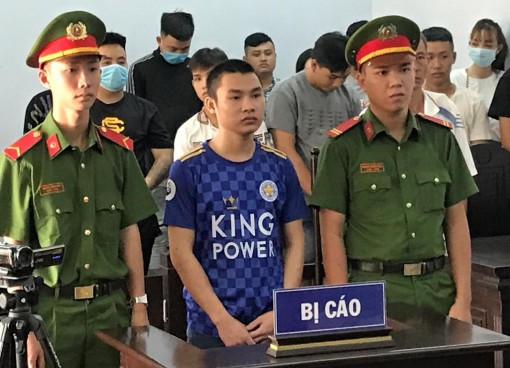 Ngồi tù vì hung hăng