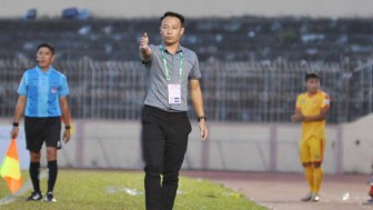 HLV vô địch Đông Nam Á thành nhà cầm quân thứ 3 mất việc ở V-League 2020
