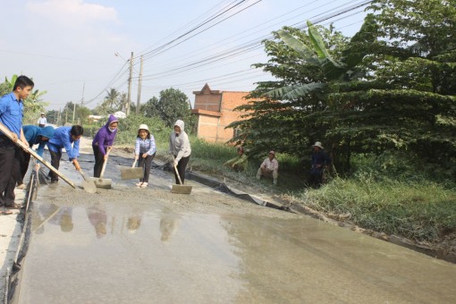 Những người “đem chữ đắp quê nhà”