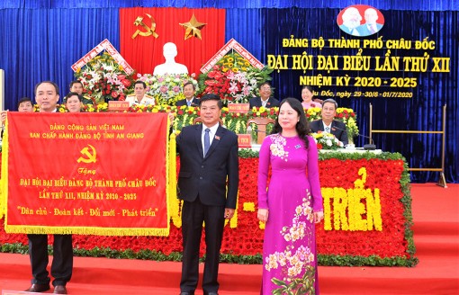 Khơi dậy khát vọng, quyết tâm vươn lên, lập nên những kỳ tích mới