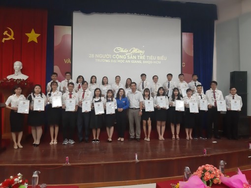 Tuyên dương “Người cộng sản trẻ tiêu biểu” năm 2020