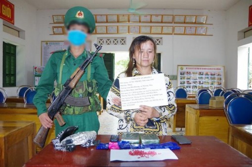 Bắt nữ quái vận chuyển lượng ma túy 'khủng'