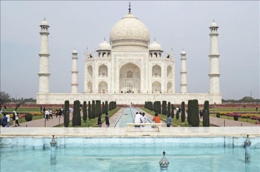 Từ 6-7, Ấn Độ mở cửa lại đền Taj Mahal