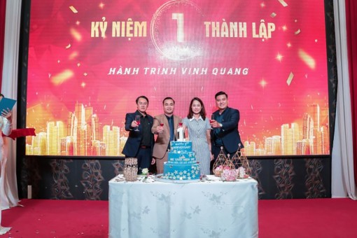 “Hành trình vinh quang”  – Lễ kỷ niệm 01 năm thành lập Công ty Cổ phần Dịch vụ Bất động sản Nam Miền Tây – Đất Xanh Miền Tây