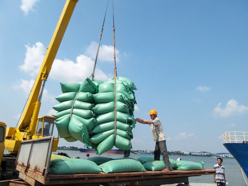 Tập trung vào tăng trưởng kinh tế