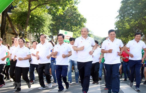 Hơn 30.000 người tham gia Ngày chạy Olympic vì sức khỏe toàn dân