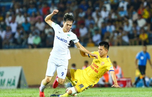 Trước vòng 10 V-League: Người tự tin vô địch, kẻ lo rớt hạng sớm