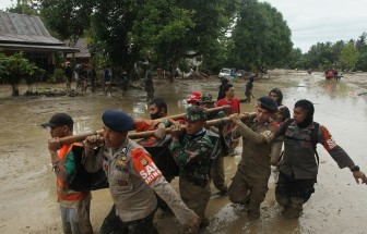 Lũ lụt tại Indonesia khiến 15 người chết và hàng chục người mất tích