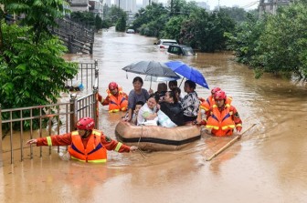 Lũ lụt tiếp tục hoành hành nhiều địa phương tại Nhật Bản, Trung Quốc