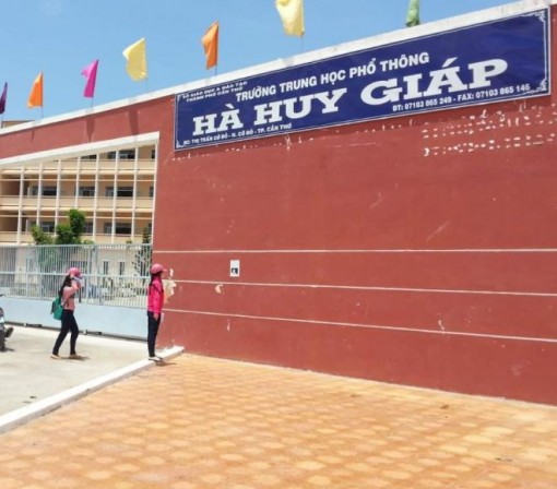 Học sinh lớp 10 ở Cần Thơ rơi lầu thiệt mạng